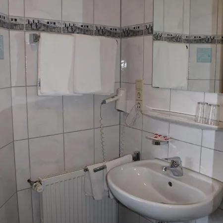 Kueferschaenke ホテル ジンスハイム